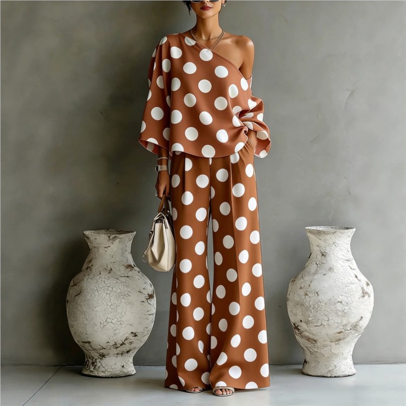 Women's Polka Dot 2 Piece Outf - Blouse Off Shoulder recensione e prezzo