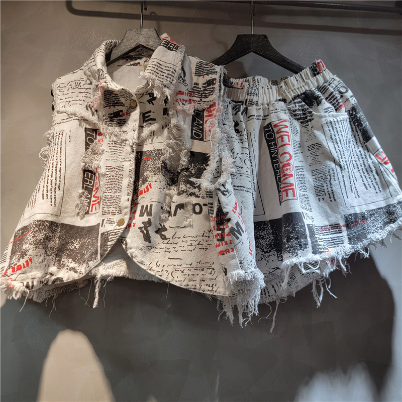 Chic Women Newspapers Letters  - Shorts Denim Frayed recensione e prezzo